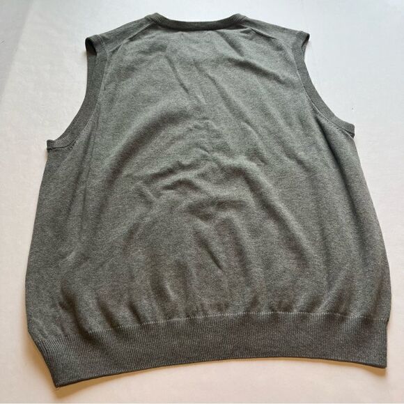 Chaps Men's Cotton Sweater Vest V-neck Gray with Navy blue logo Size XL - Picture 2 of 8